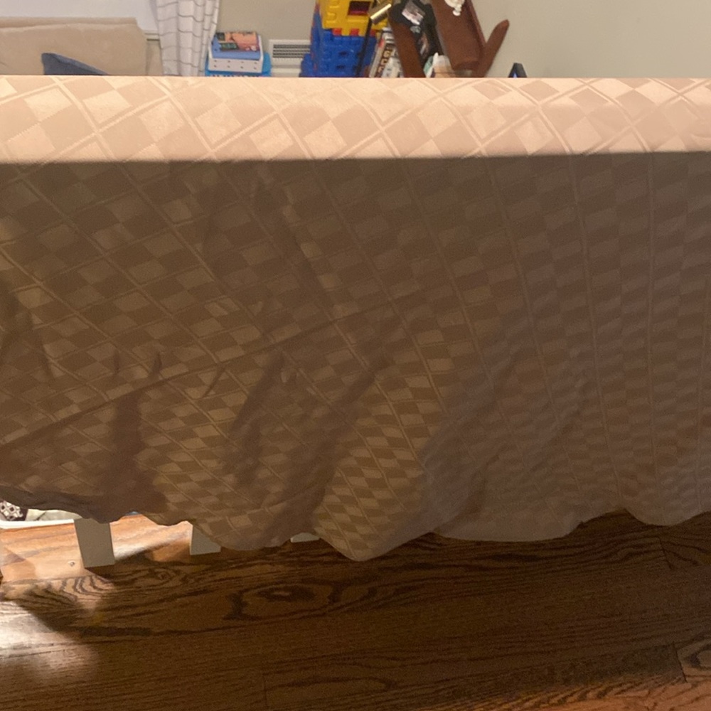 Round tablecloth - Picture 2 of 2